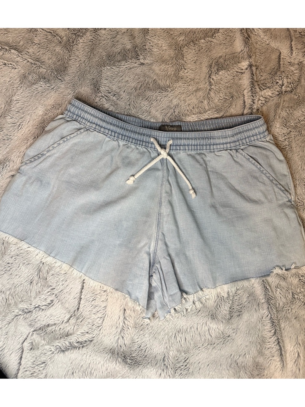 Natural Reflections lightweight chambray drawstring shorts large